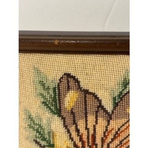 Vintage Framed Butterfly Needlepoint Embroidery Wall Art 7x7 - Picture 8 of 11